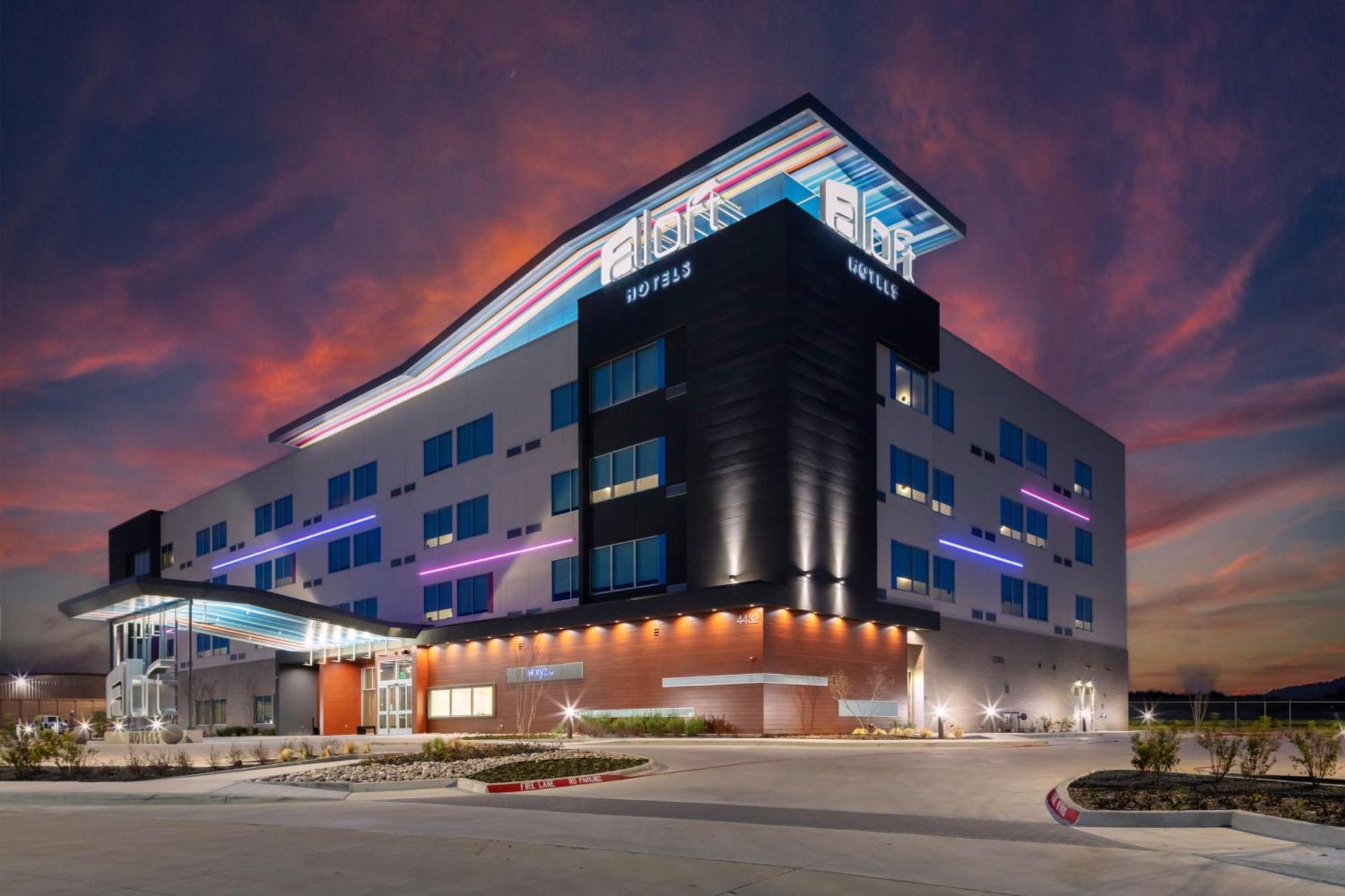 Aloft Dallas Arlington South Exterior photo